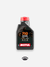 Carica l'immagine nel visualizzatore di Gallery, Olio Motore MOTUL 710 2T