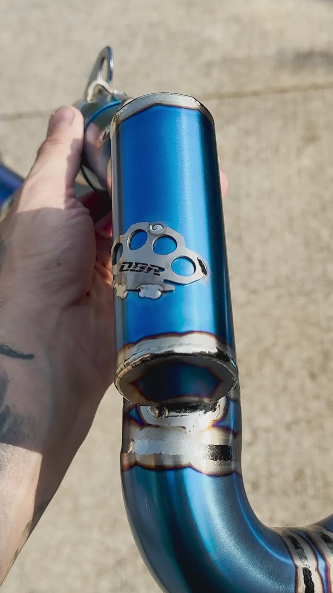 DBR 4T チタン製エキゾーストマニホールド + パワーボム - KTM: EXC-F 450 (2017-2019)、ハスクバーナ: 450 FE (2017-2019)